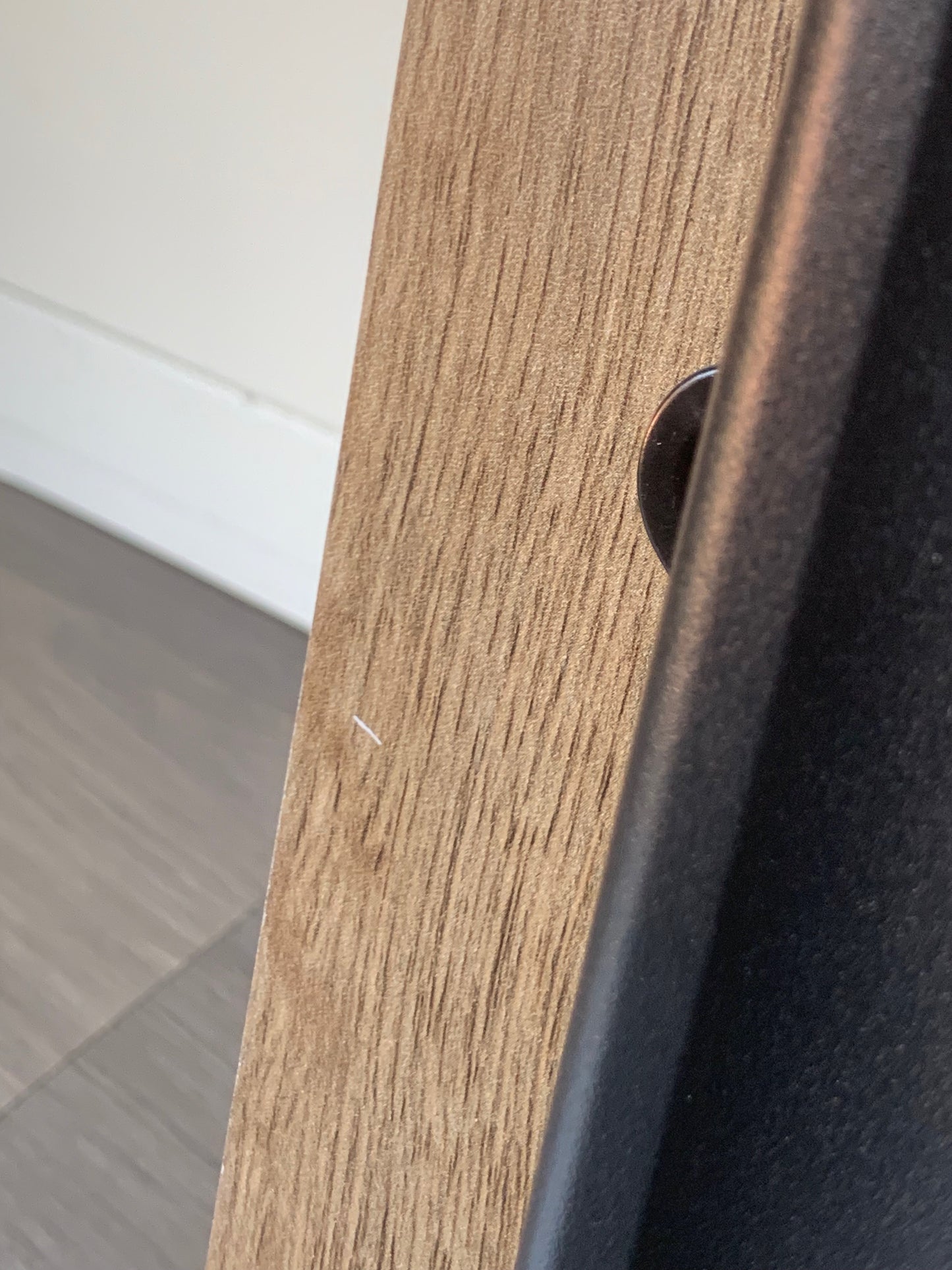 TableKarrier - Dents in the panel and scratch on the back side of the table