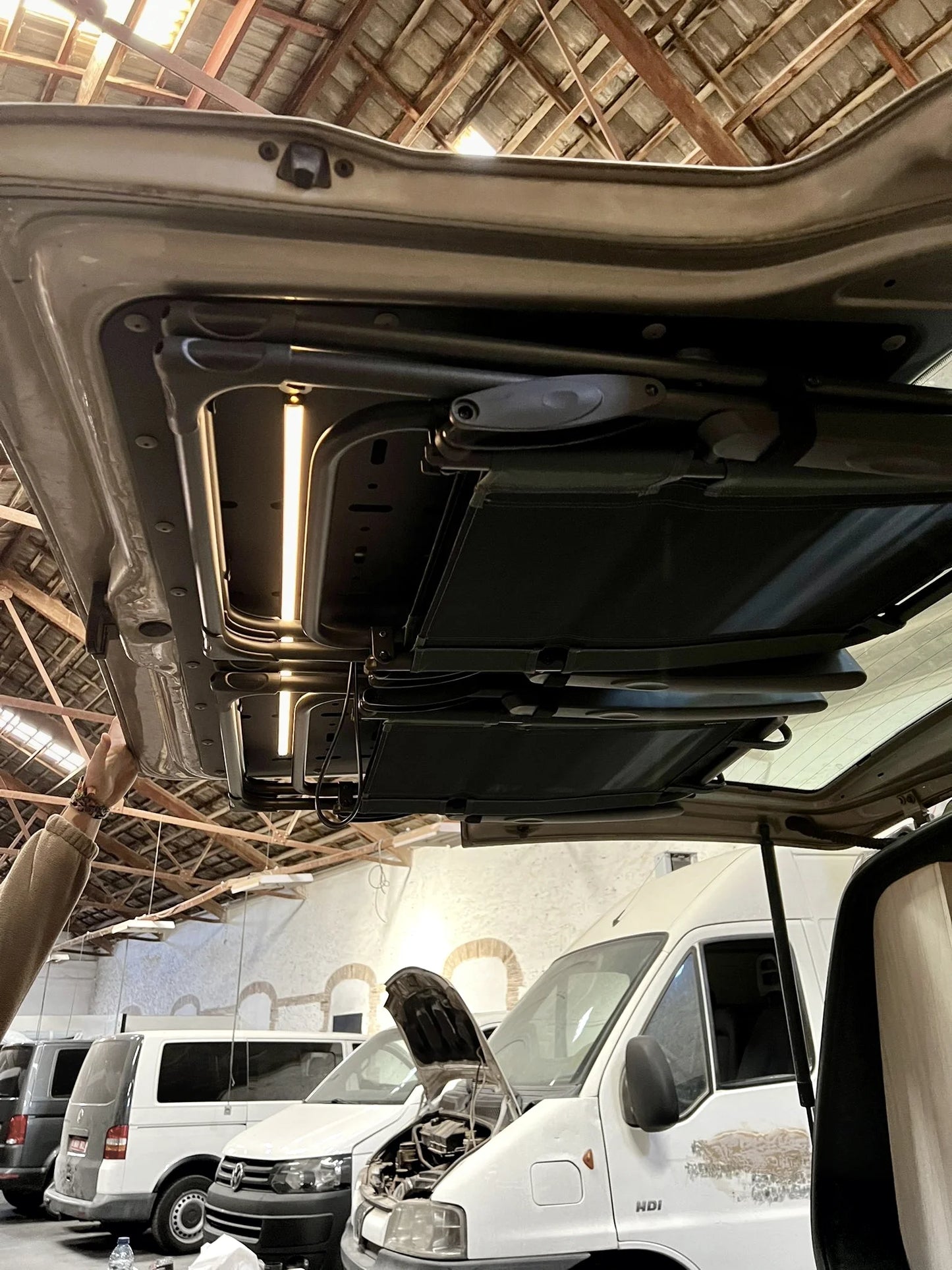 TrunkKarrier – Aluminum Tailgate Panel with Anchor Points for VW T5/T6/T6.1